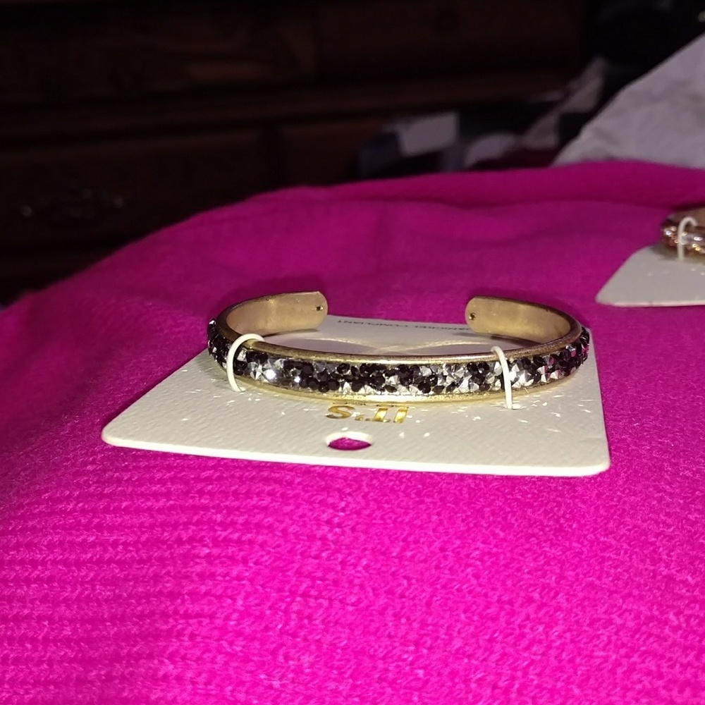 💕⭐☀️Glitter cuff bracelets/ New Boutique! - Picture 7 of 7